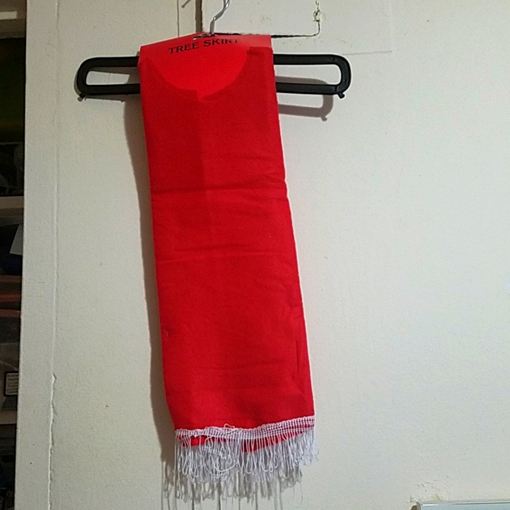 Christmas Tree skirt  42 in. New. Open to Offers!